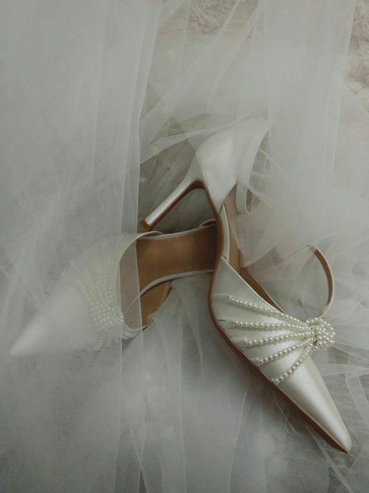 Pearl Chain Luxury Women Heels Wedding Shoes（low heels）